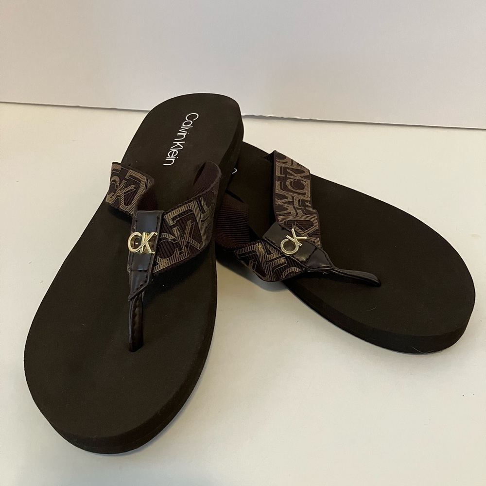 Calvin Klein Women’s Sandals, Dk Brown, See “Description” For Sizing. - Picture 2 of 4